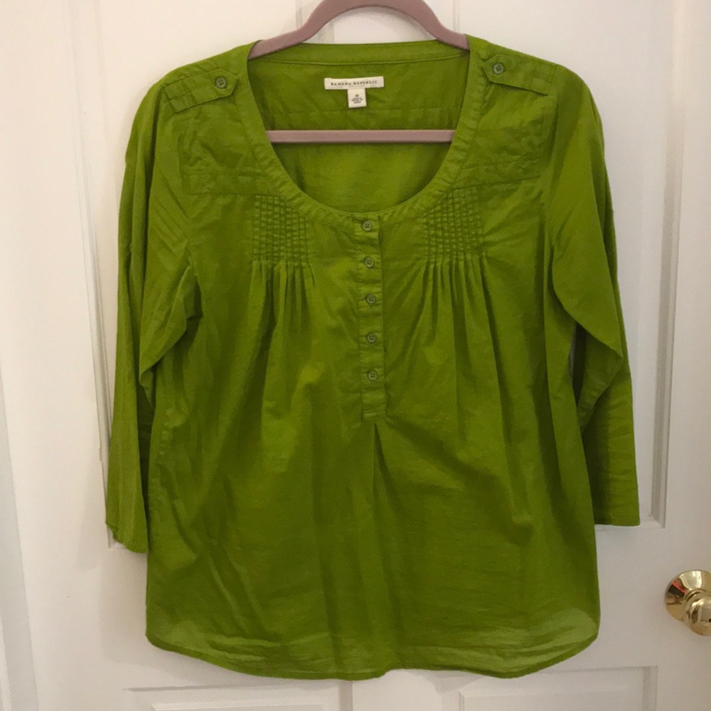 Banana Republic blouse. EUC